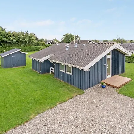 Stunning In Haderslev With Kitchen Holiday home *