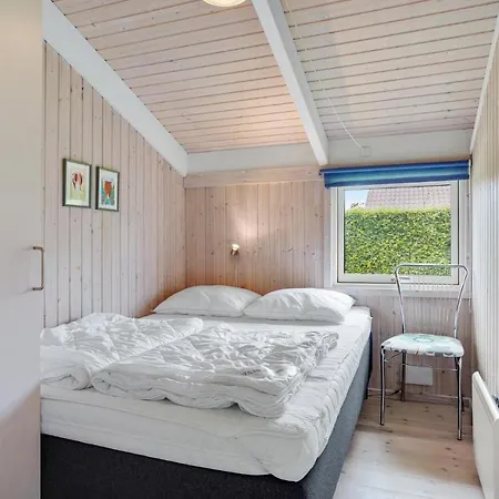 Rade Strandpark Xii * ハザスレウ